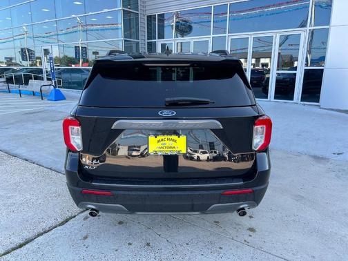 Black Metallic 2022 Ford Explorer XLT