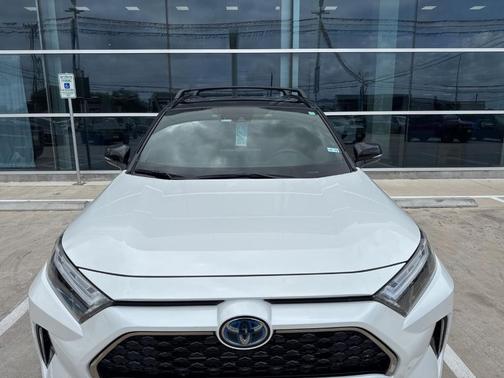 Ice 2023 Toyota RAV4 Prime XSE