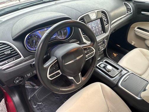 2019 Chrysler 300 Touring