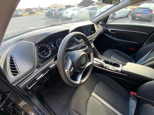 2023 Hyundai SONATA SE