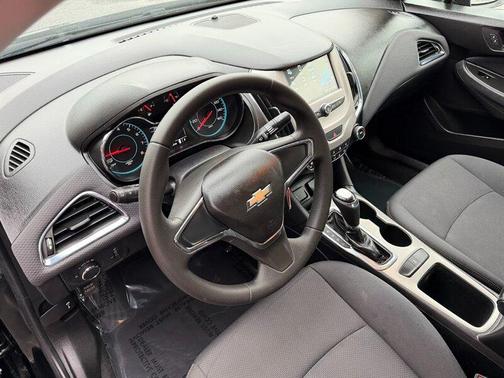 2018 Chevrolet Cruze LS