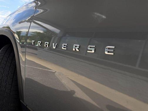 Satin Steel Metallic 2020 Chevrolet Traverse LS