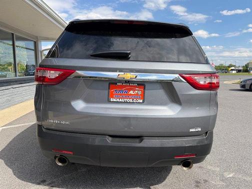Satin Steel Metallic 2020 Chevrolet Traverse LS