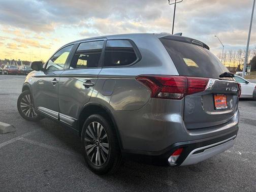 2019 Mitsubishi Outlander SE