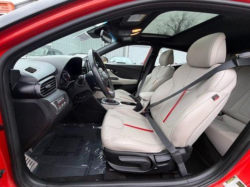 2019 Hyundai Veloster Base