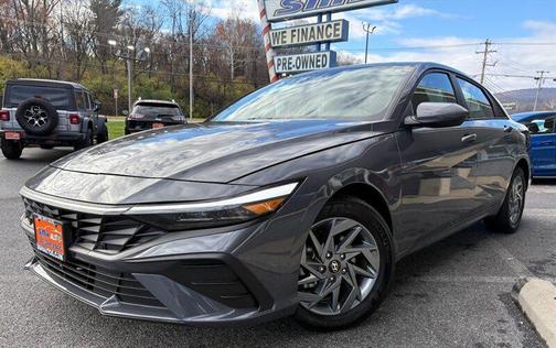 2024 Hyundai ELANTRA SEL