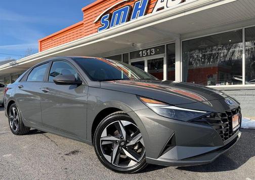 2023 Hyundai ELANTRA SEL