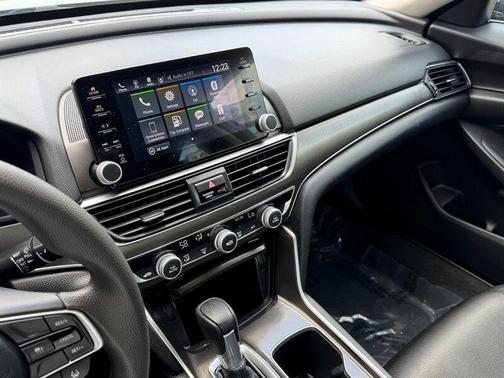 Crystal Black Pearl 2022 Honda Accord LX 1.5T