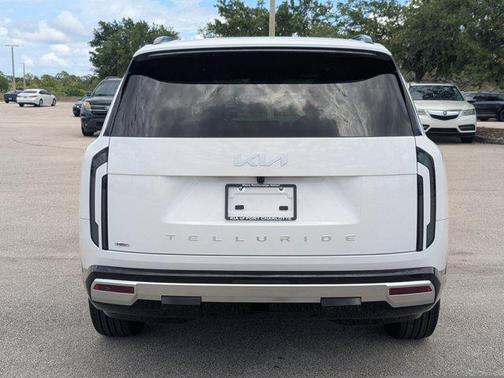 Glacial White Pearl 2027 Kia Telluride Hybrid SX