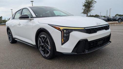 2025 Kia K4 GT-Line