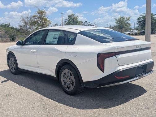 Snow White Pearl 2026 Kia K4 LX