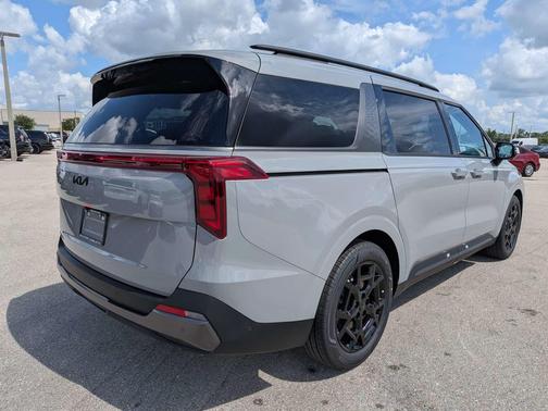 Ceramic Silver 2026 Kia Carnival SX