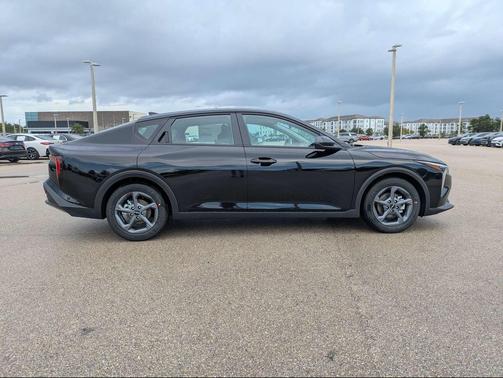 Aurora Black Pearl 2026 Kia K4 LXS