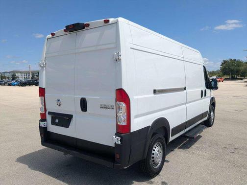 Bright White Clearcoat 2024 RAM ProMaster 2500 Tradesman