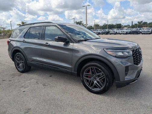 Carbonized Gray Metallic 2025 Ford Explorer ST-Line