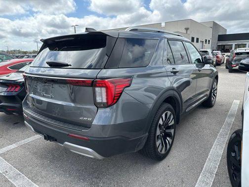 2025 Ford Explorer Platinum