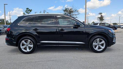 2022 Audi Q7 55 Premium