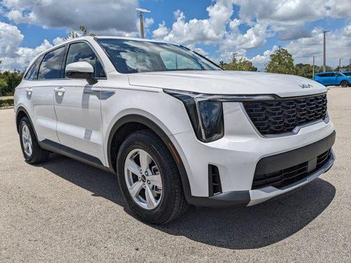 2025 Kia Sorento LX