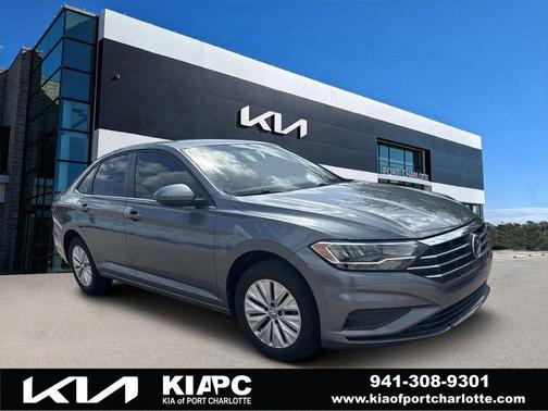 Platinum Gray Metallic 2019 Volkswagen Jetta 1.4T R-Line