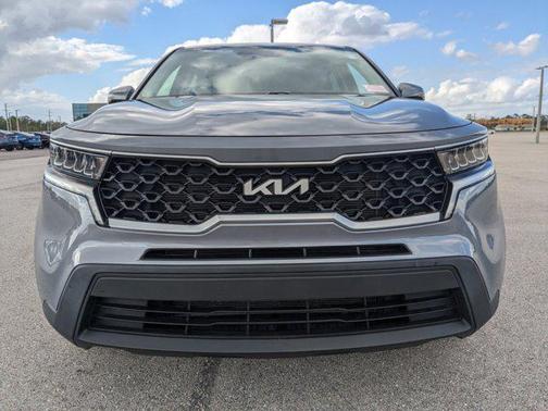 Everlasting Silver 2022 Kia Sorento LX