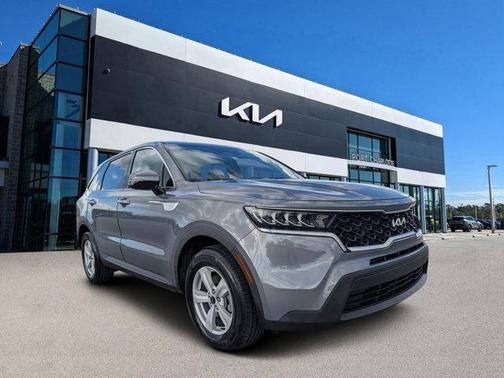 Everlasting Silver 2022 Kia Sorento LX