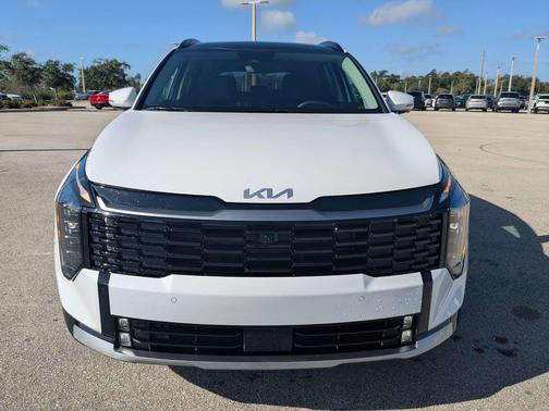 Glacial White Pearl 2026 Kia Sportage SX-Prestige