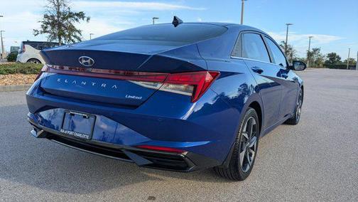 2022 Hyundai ELANTRA Limited