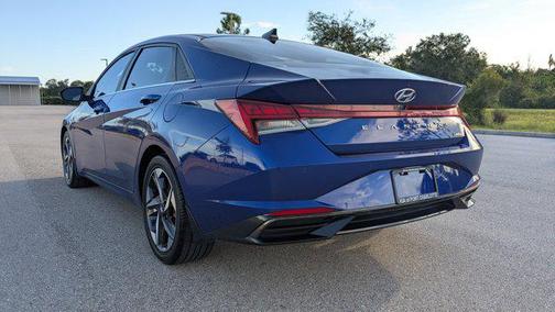 2022 Hyundai ELANTRA Limited