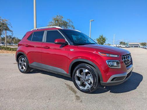 2024 Hyundai VENUE SEL