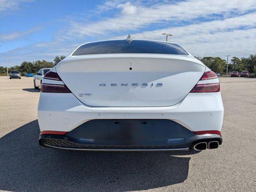 2023 Genesis G70 2.0T RWD