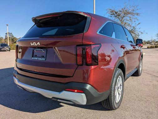 2025 Kia Sorento LX