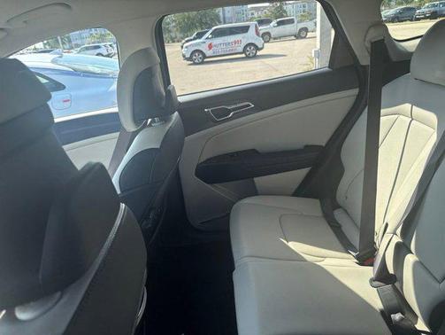 Vesta Blue 2023 Kia Sportage Hybrid EX