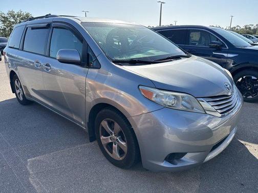 2015 Toyota Sienna LE
