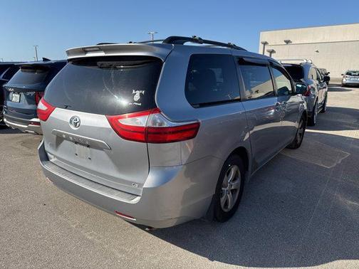 2015 Toyota Sienna LE