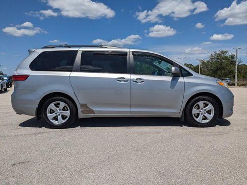 2015 Toyota Sienna LE