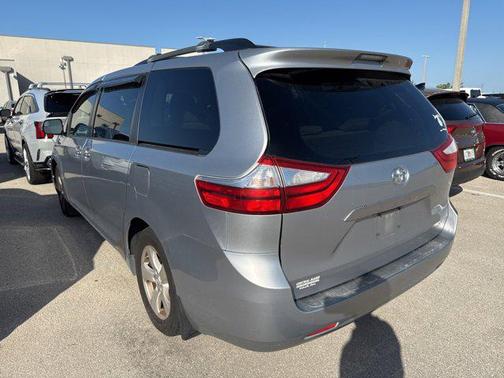 2015 Toyota Sienna LE