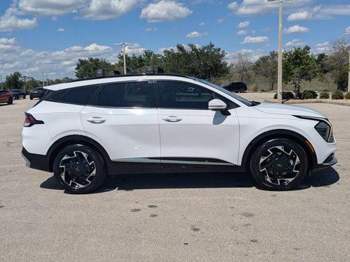 Glacial White Pearl 2023 Kia Sportage SX-Prestige