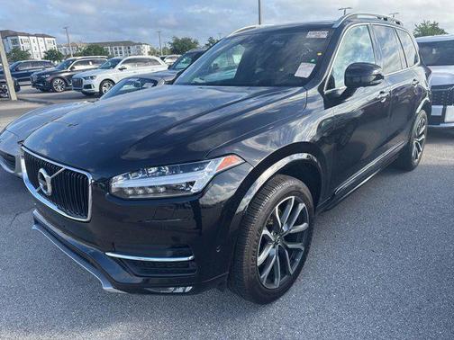 2017 Volvo XC90 T6 Momentum