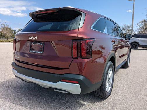 2025 Kia Sorento LX