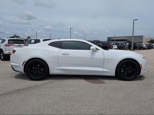 Summit White 2024 Chevrolet Camaro 1LT