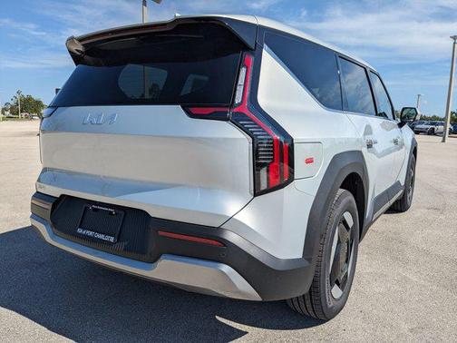2026 Kia EV9 Light Long Range