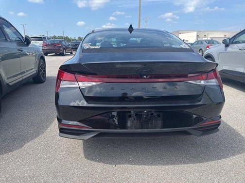 Phantom Black 2022 Hyundai ELANTRA SEL