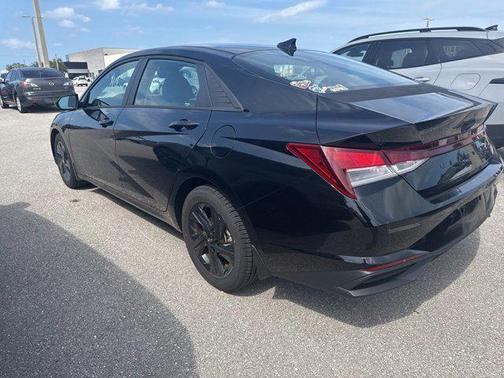 Phantom Black 2022 Hyundai ELANTRA SEL