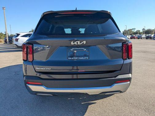 2025 Kia Sorento S