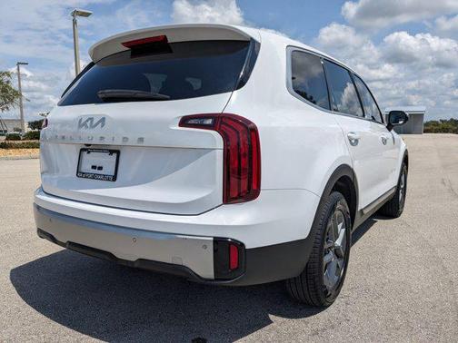 2023 Kia Telluride LX