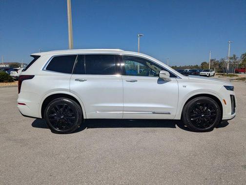 2022 Cadillac XT6 Premium Luxury AWD