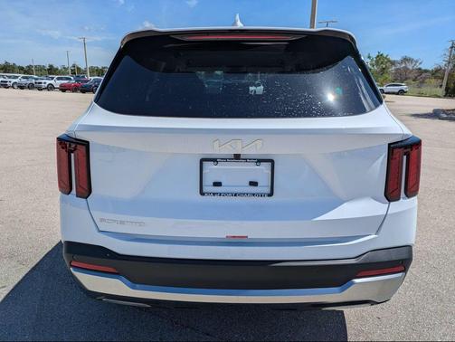 Glacial White 2026 Kia Sorento S