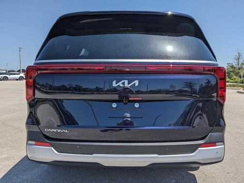 2025 Kia Carnival EX