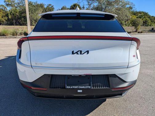 2024 Kia EV6 Light