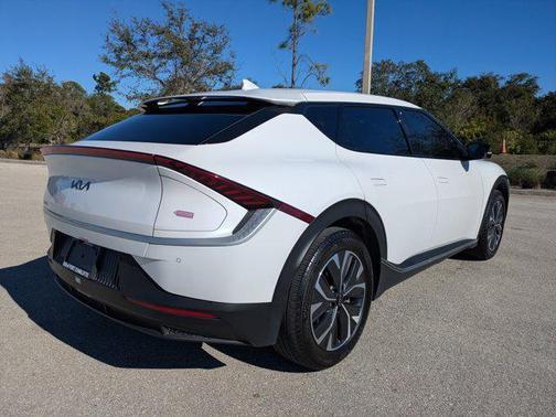 2024 Kia EV6 Light
